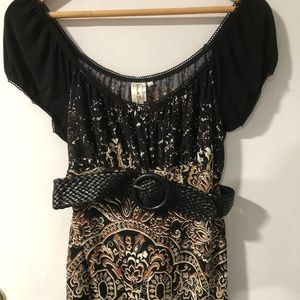 Used womens top size M.